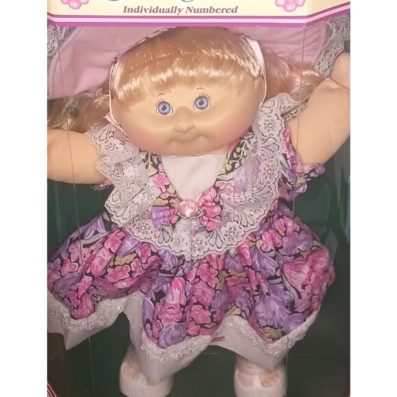 Vintage 1992 Cabbage Patch Kids 10th Anniversary Limited Edition Doll + Box NRFB - Picture 3 of 8